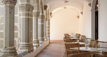 Convento do Espinheiro, Historic Hotel & Spa