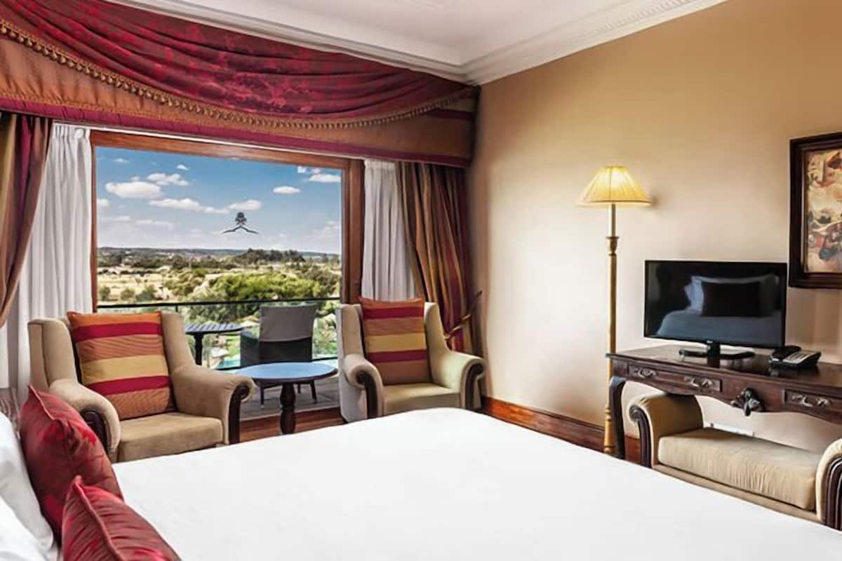 1 bedroom, premium bedding, minibar, in-room safe