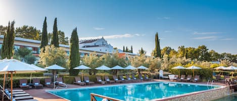 Indoor pool, outdoor pool, sun loungers