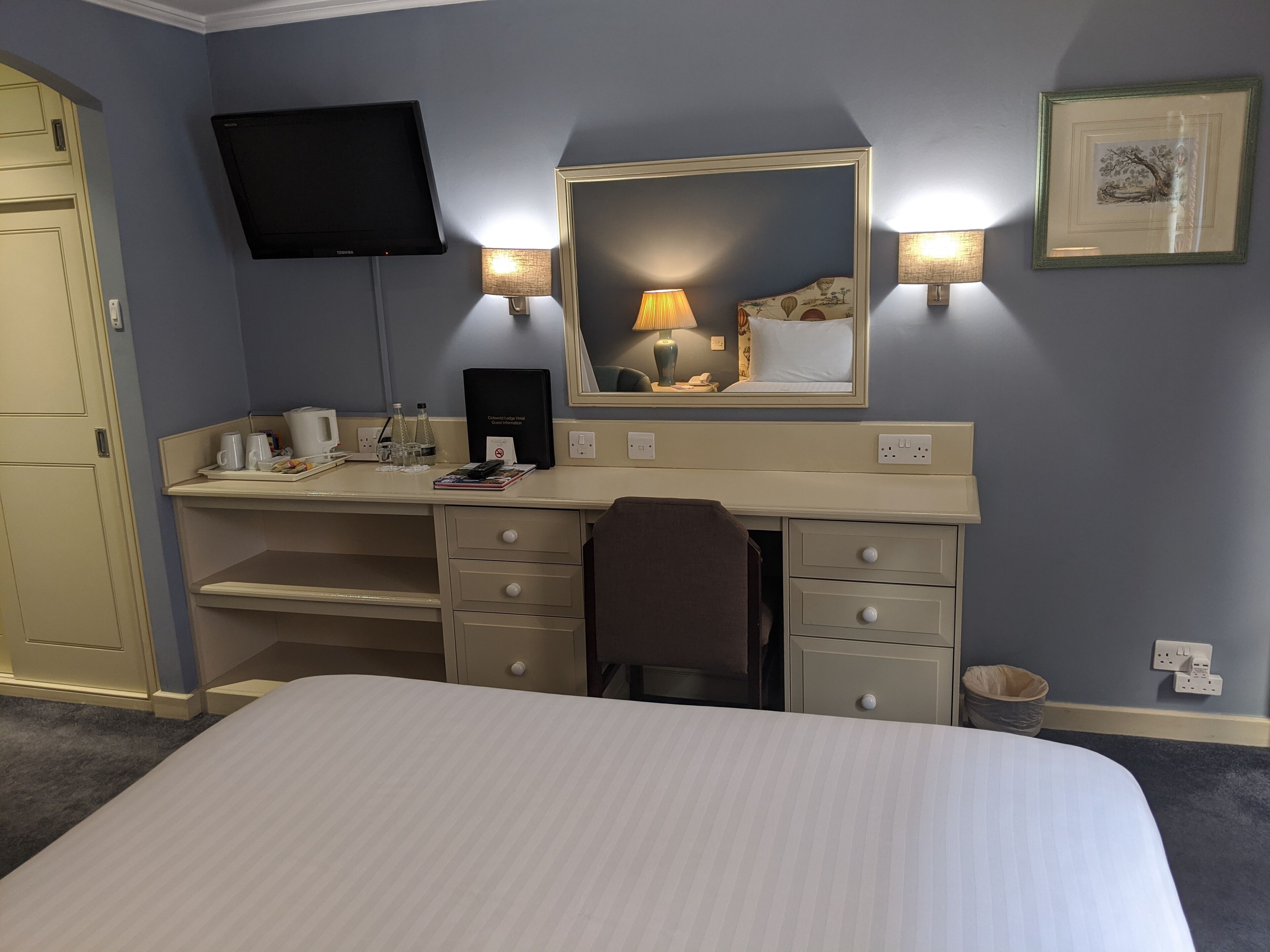 double room, 1 double bed, courtyard area | 1 bedroom, in-room safe, desk, iron/ironing board