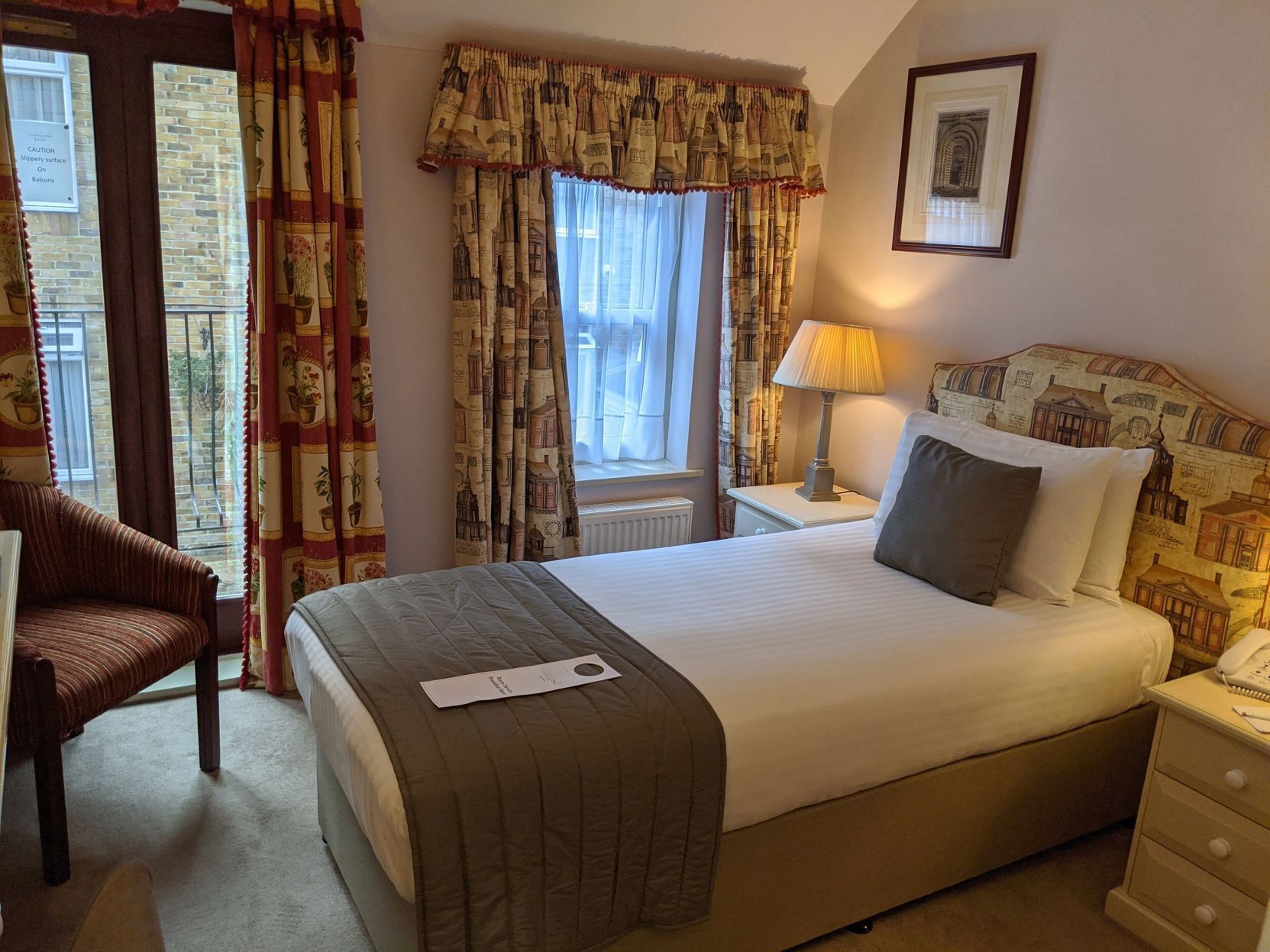 In-room safe, desk, iron/ironing board, free WiFi