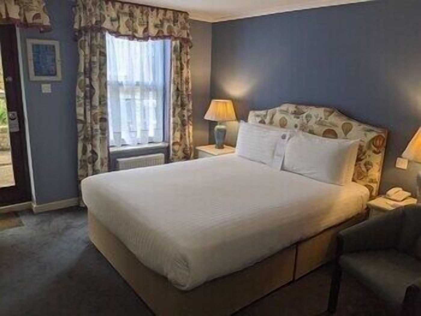 In-room safe, desk, iron/ironing board, free WiFi