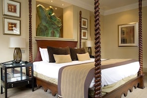 Executive Double Room, 1 Bedroom | Premium bedding, Select Comfort beds, in-room safe, iron/ironing board - Western House Hotel (Ayr)