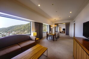 Suite, 2 Bedrooms, Accessible, City View (Club Lounge Access) | In-room safe, desk, laptop workspace, blackout drapes - ANA Crowne Plaza Kobe by IHG (Kobe)