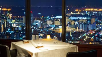 7 restaurants, breakfast, lunch, dinner served; Italian cuisine