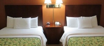 Red Carpet Inn & Suites