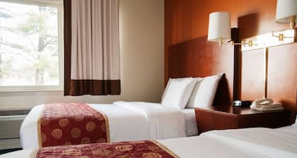 Red Carpet Inn & Suites