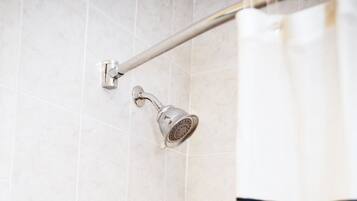 Badkamer met douche