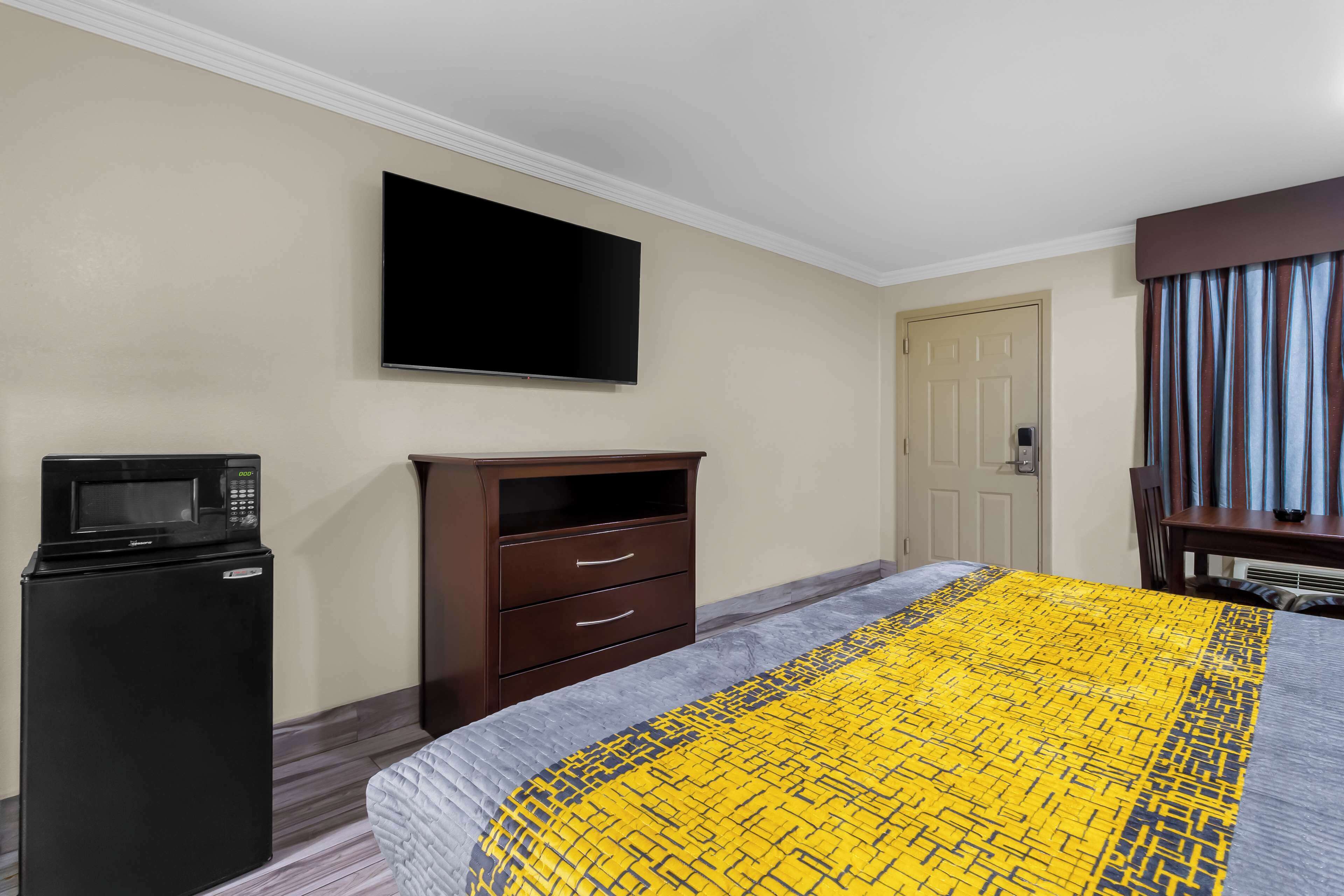 Foto - Americas Best Value Inn Houston Heights at I-45