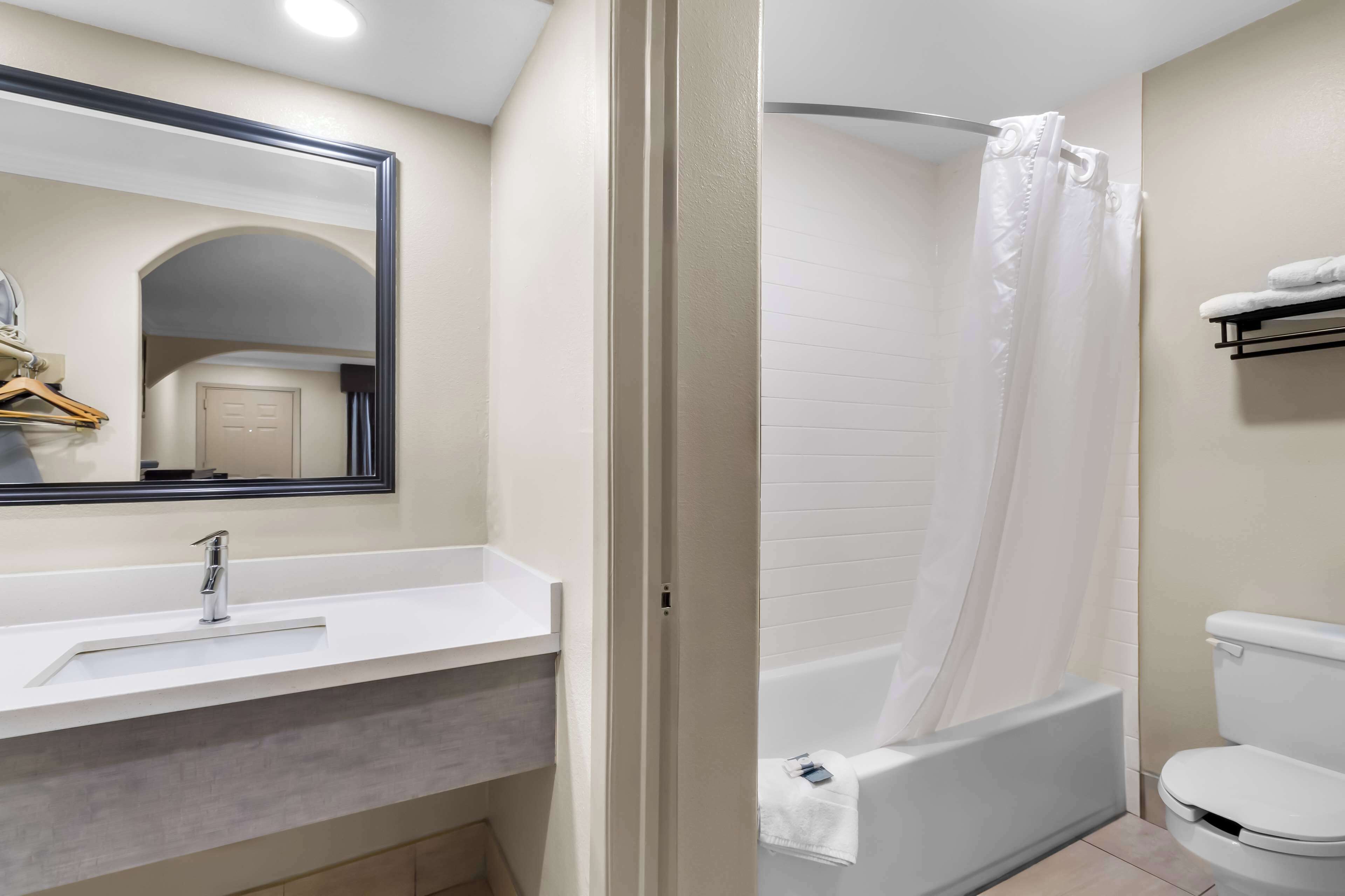 Foto - Americas Best Value Inn Houston Heights at I-45