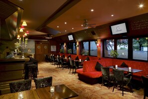 Bar (on property) - Hotel Parc Plaza (Luxembourg City)
