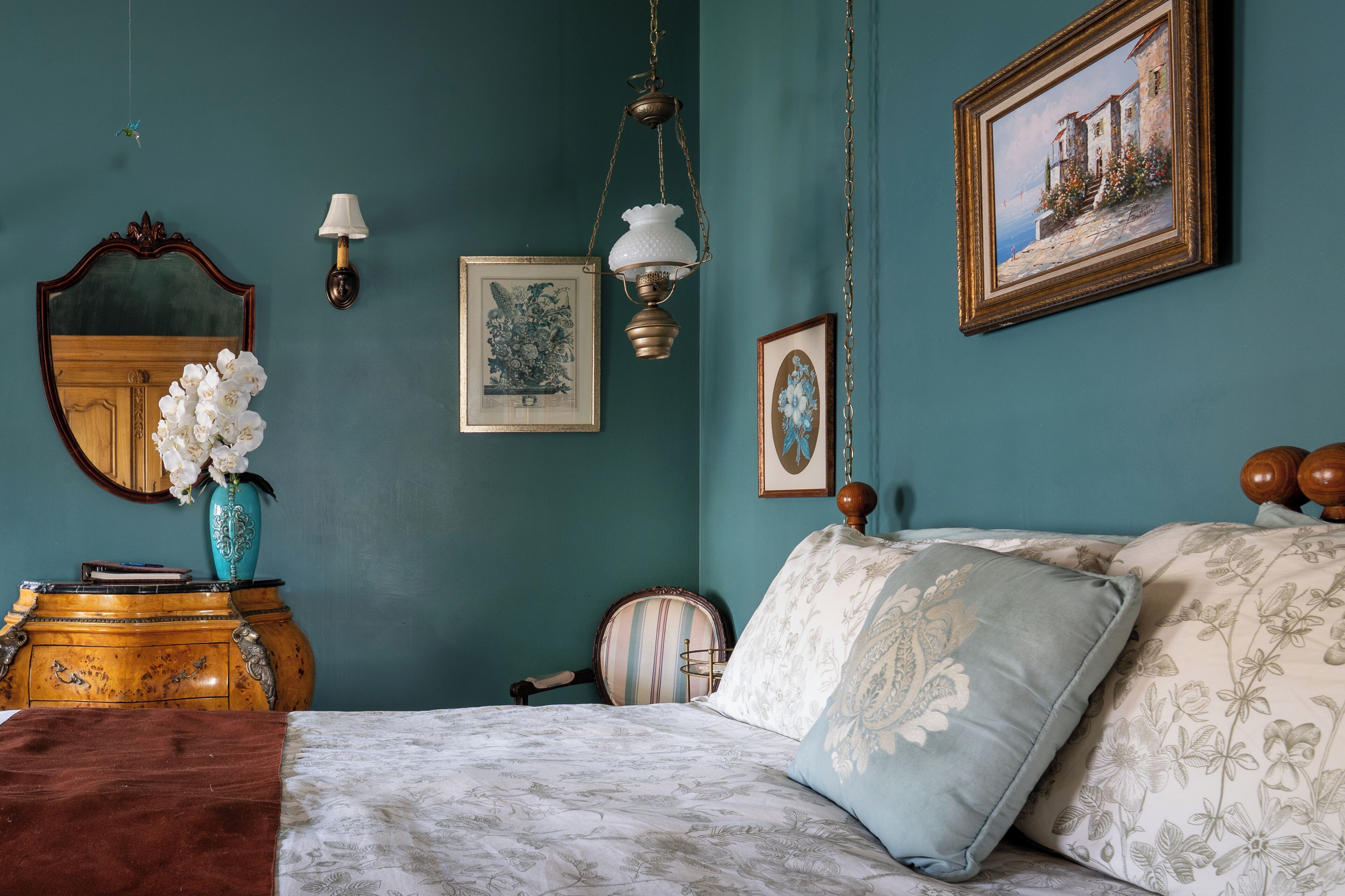 Premium Room, 1 King Bed, Jetted Tub | Egyptian cotton sheets, premium bedding, down duvets, pillow-top beds