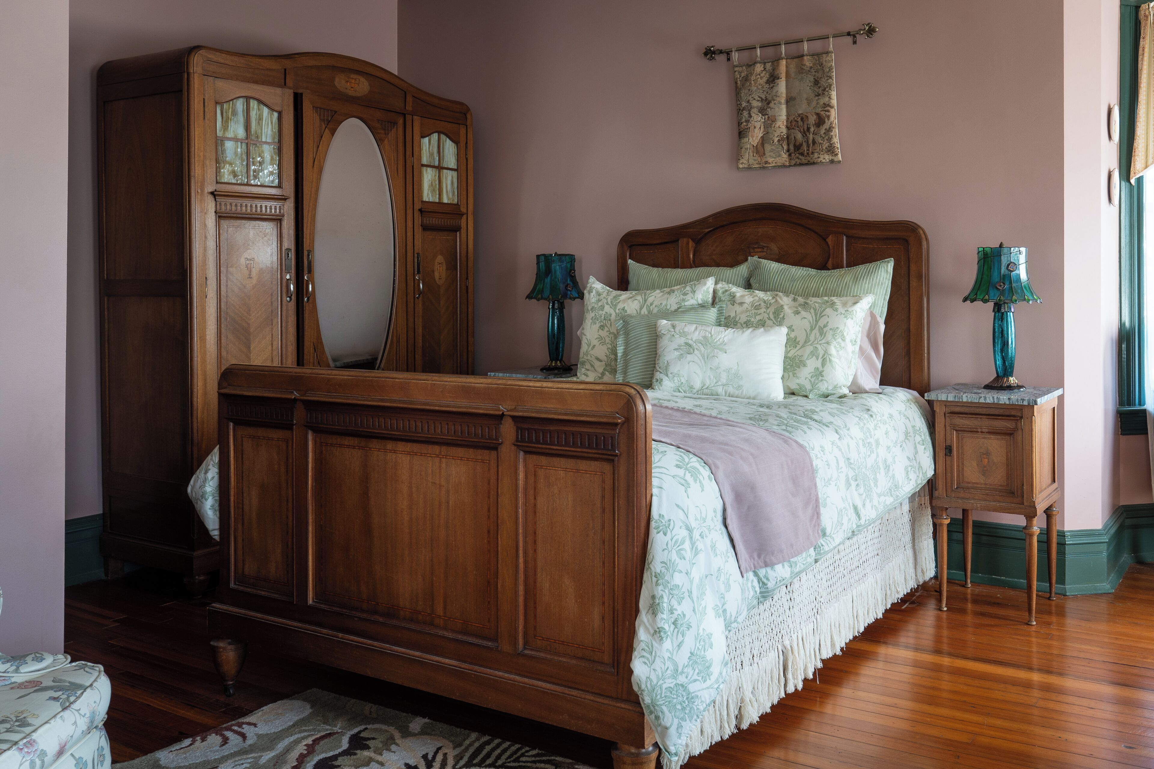 Deluxe Room, 1 Queen Bed, Fireplace | Egyptian cotton sheets, premium bedding, down duvets, pillow-top beds