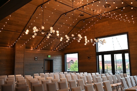 Banquet hall. The Wisconsin Hotel & Conference Center