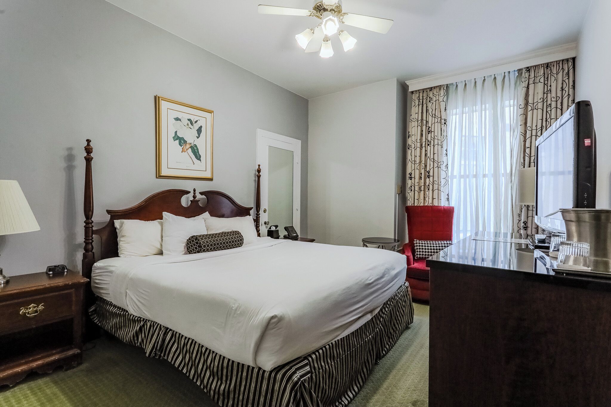Room, 1 King Bed (Historic, Shower) | Iron/ironing board, free WiFi, bed sheets, wheelchair access