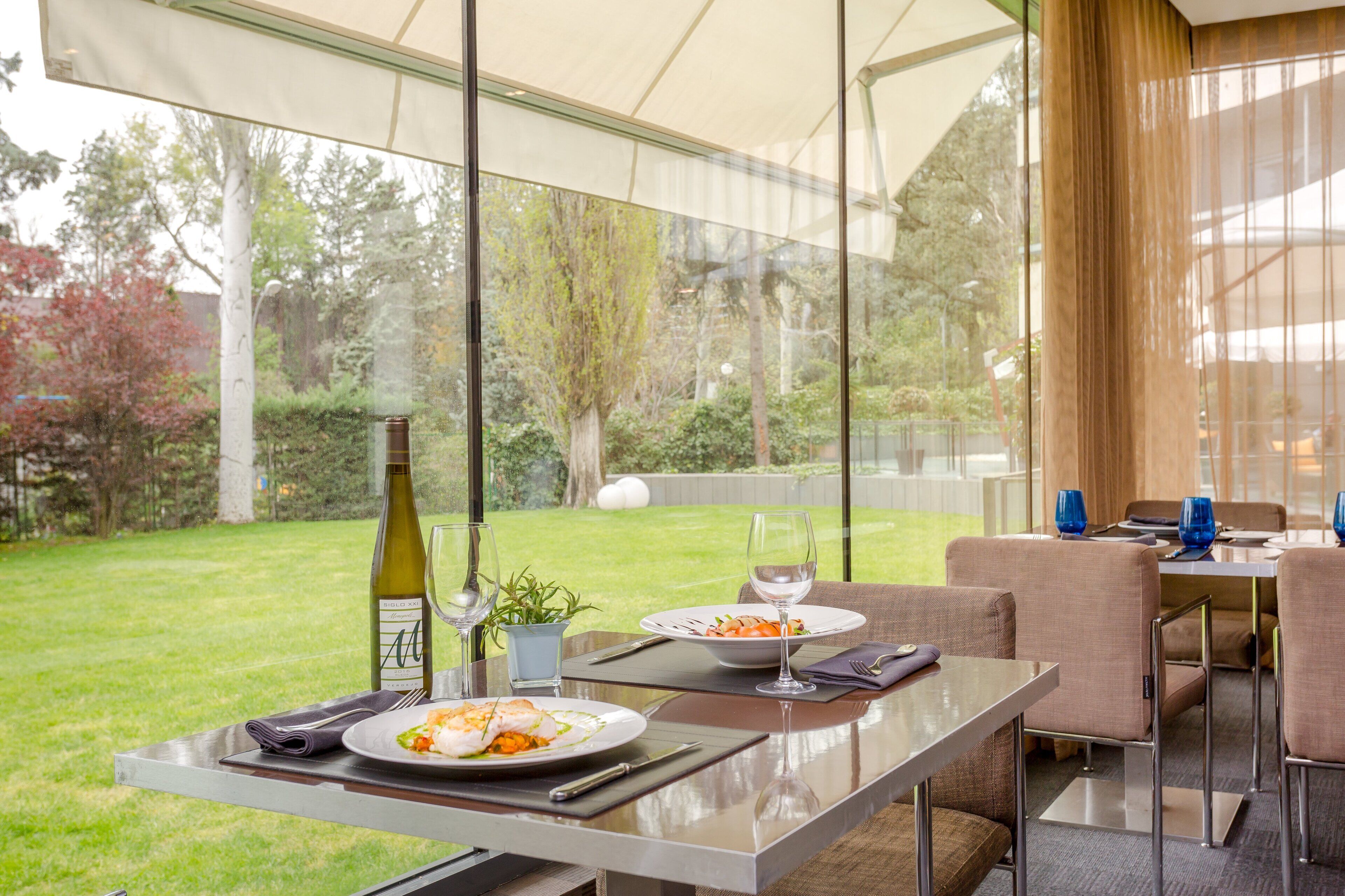 breakfast, lunch, dinner served; spanish cuisine