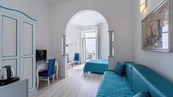 Studio Suite Junior | Két bảo mật tại phòng, bàn, màn/rèm cản sáng, bàn ủi/dụng cụ ủi quần áo