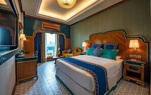 Minibar, in-room safe, individually decorated, individually furnished - Riviera Hotel Dubai (Dubai)