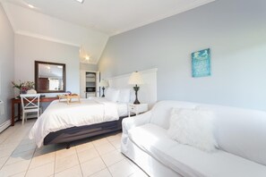 ห้องพัก, เตียงคิงไซส์ 1 เตียง และโซฟาเบด | เครื่องนอนป้องกันสารก่อภูมิแพ้, ผ้านวมขนเป็ด, เตียง Tempur-Pedic