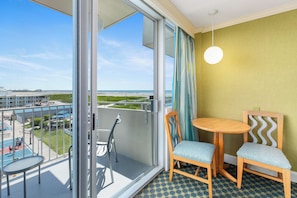 Deluxe Hotel Room | In-room safe, blackout drapes, iron/ironing board, free WiFi