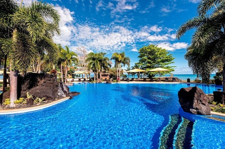 Exterior. Samoa Beach Resort
