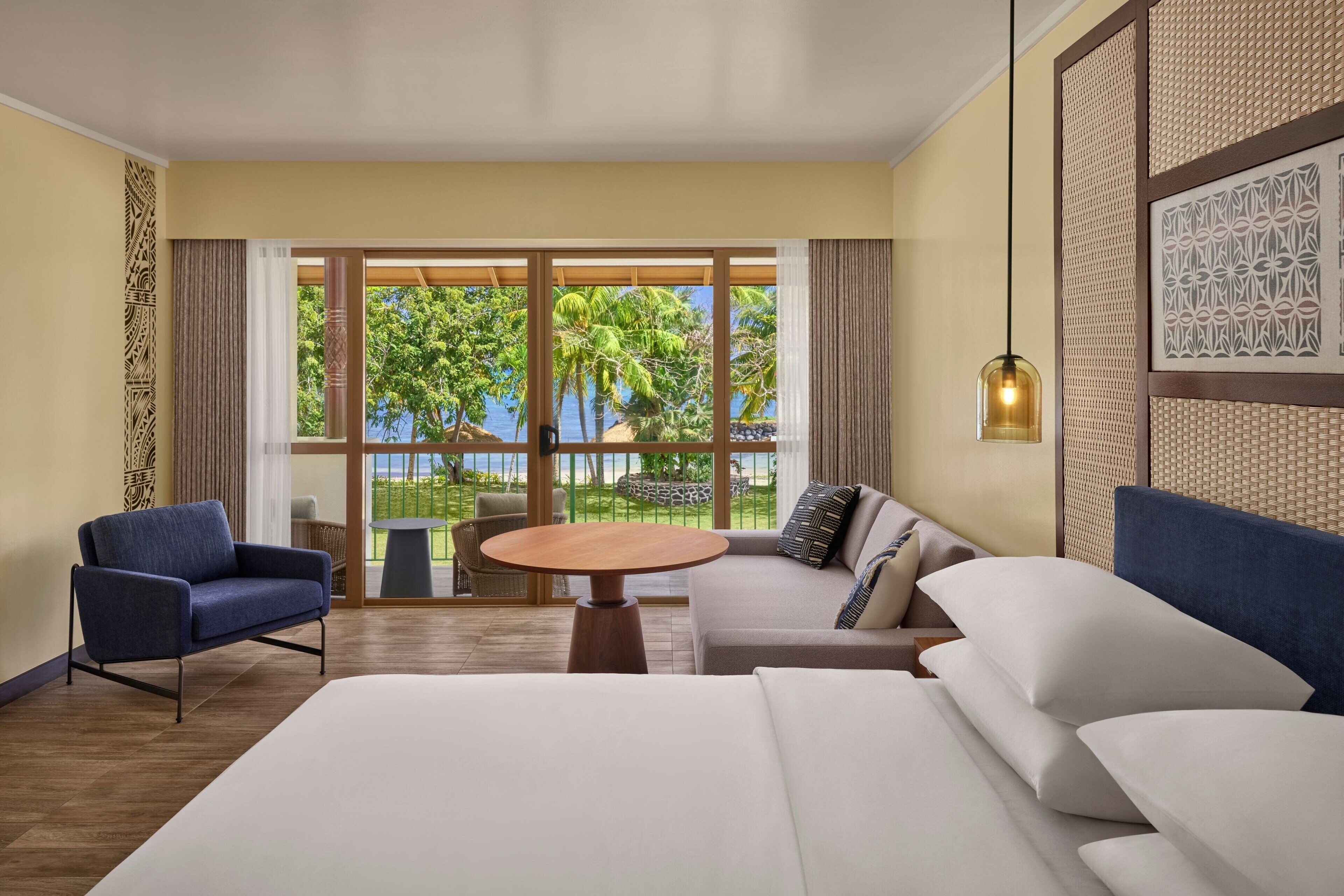 Room, 1 King Bed, Oceanfront (View) | Hypo-allergenic bedding, in-room safe, desk, blackout drapes