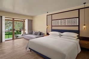 低過敏寢具、客房內保險箱、書桌、遮光布/窗簾