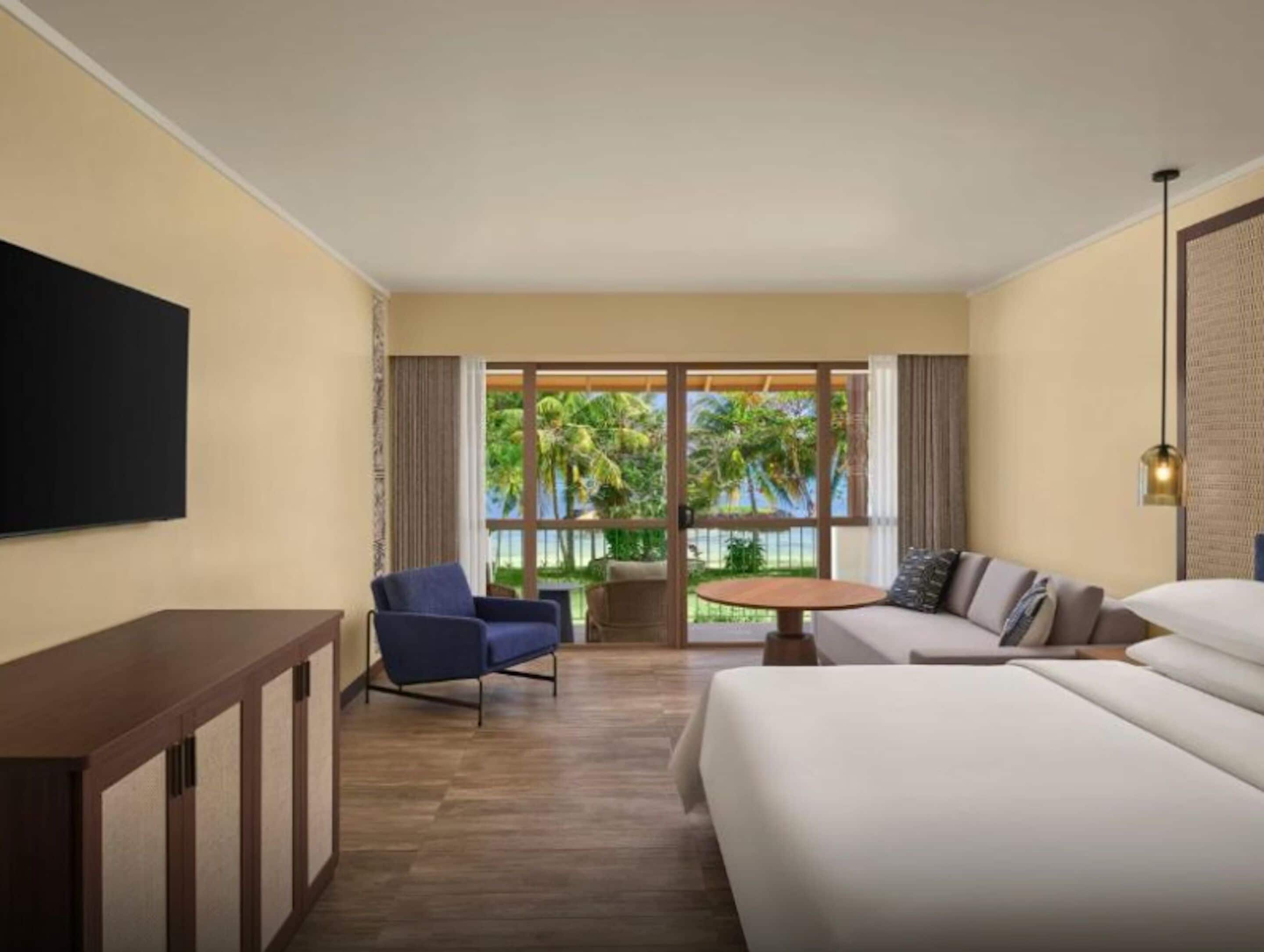 Suite, 1 King Bed, Ocean View | Hypo-allergenic bedding, in-room safe, desk, blackout drapes