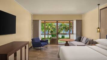 Suite, 1 King Bed, Ocean View | Hypo-allergenic bedding, in-room safe, desk, blackout drapes