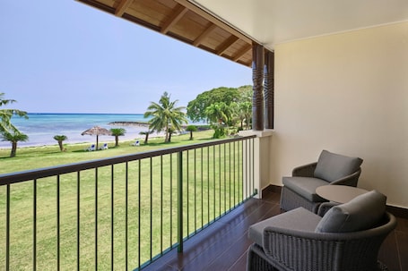 Terrace/patio. Samoa Beach Resort
