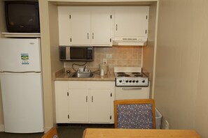 Junior Suite 2 Queen Beds Side Ocean View | Private kitchenette | Fridge, microwave - Driftwood at the Boardwalk (Myrtle Beach)