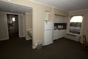 Fridge, microwave - Driftwood at the Boardwalk (Myrtle Beach)