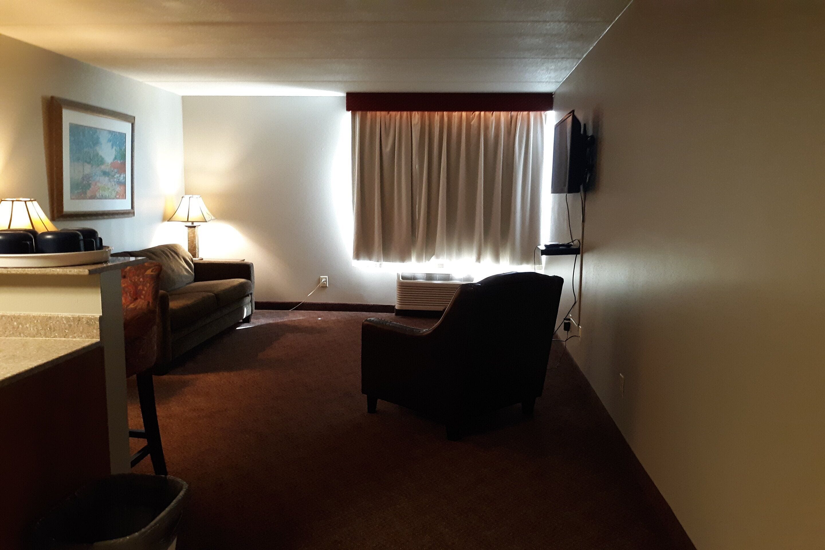 king suite with kitchenette | room amenity