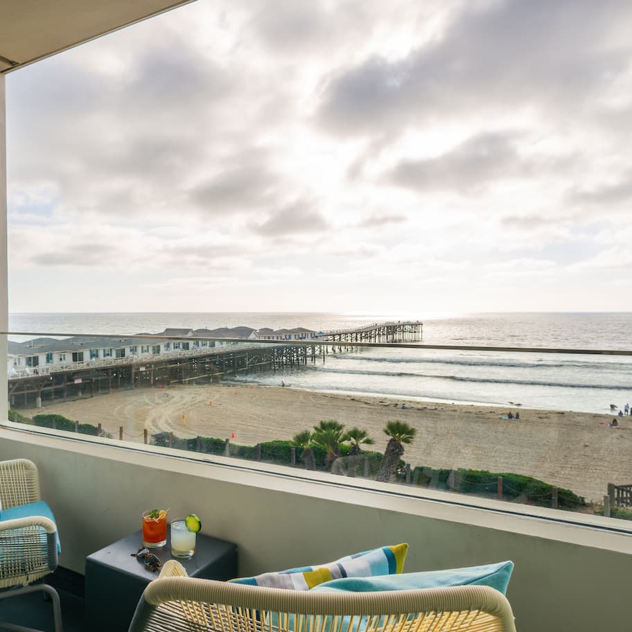SURF PAD | Premium bedding, Tempur-Pedic beds, minibar, in-room safe
