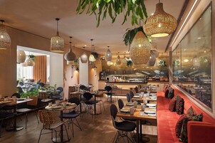 Frokostbuffé hver dag (EUR 16 per person)