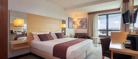 미니바, 객실 내 금고, 책상, 노트북 작업 공간