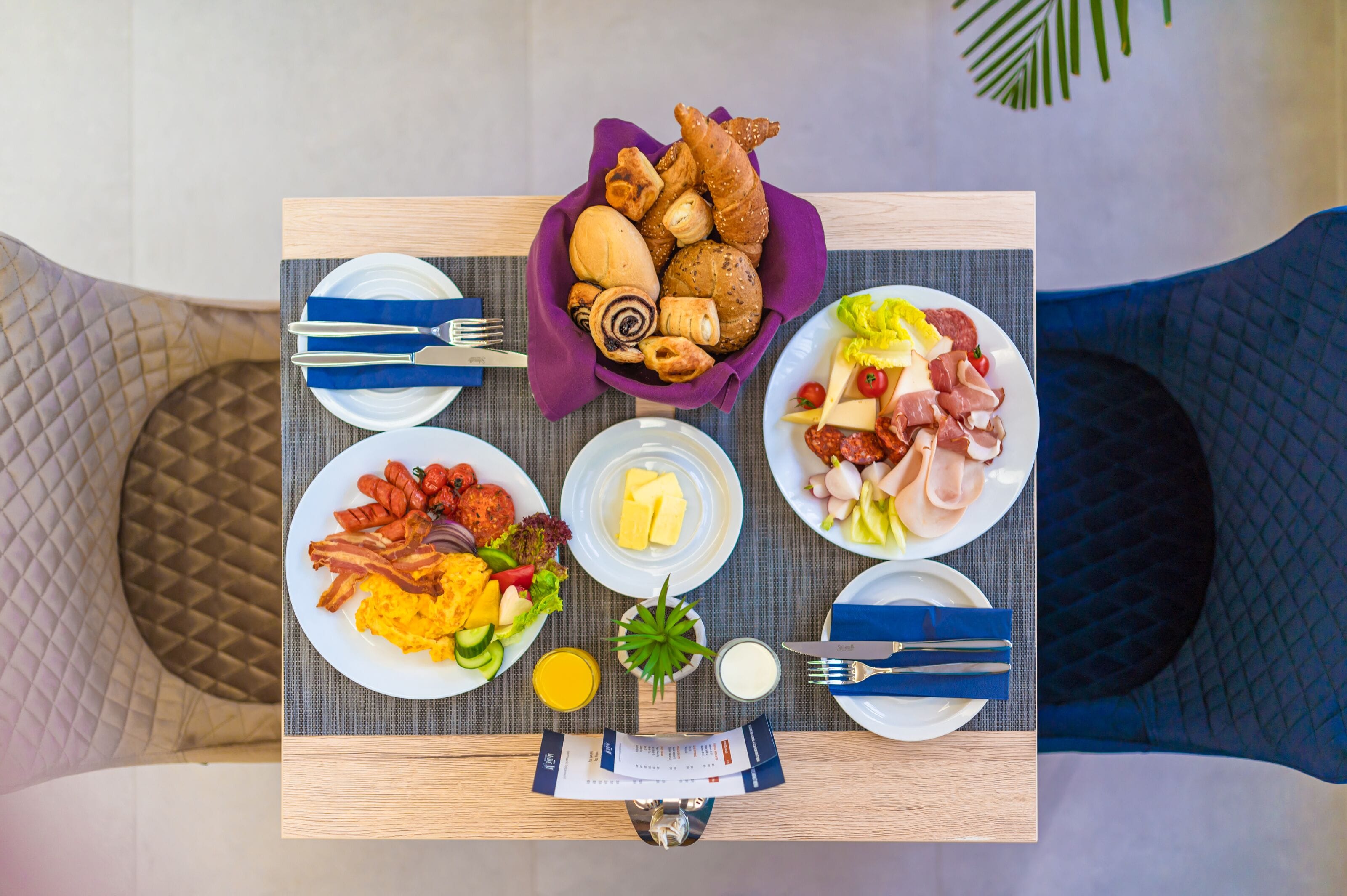 daily buffet breakfast (huf 5300 per person)