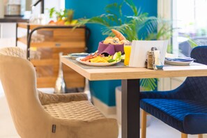 Daily buffet breakfast (HUF 5300 per person) - Impulso Hotel by Mellow Mood Hotels (Budapest)
