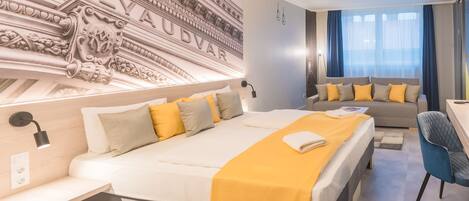 Kamar Double atau Twin Comfort | 2 kamar tidur, brankas, tirai kedap cahaya, dan setrika/meja setrika