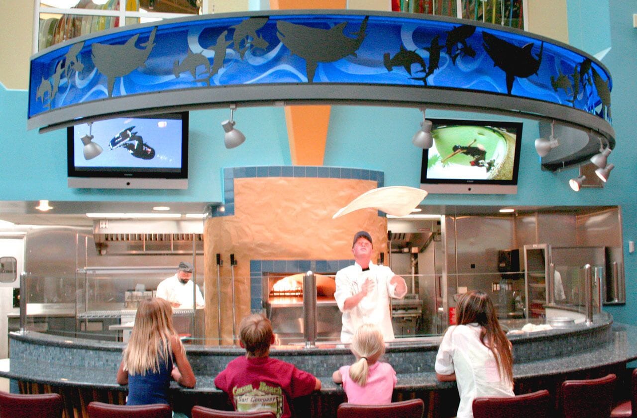 lunch and dinner served