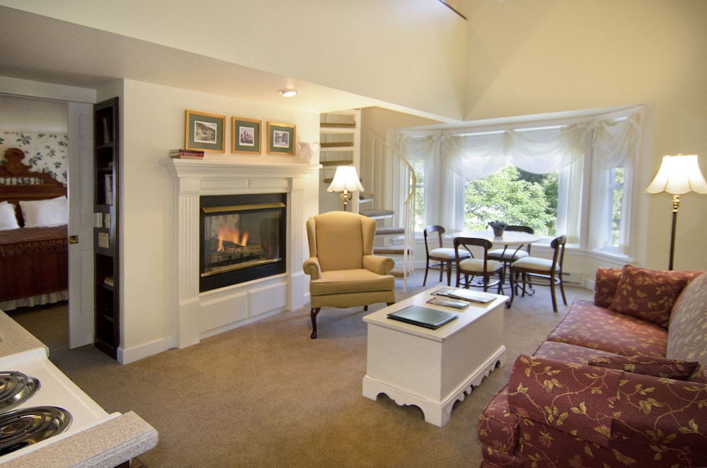 Eagle Harbor Inn by null