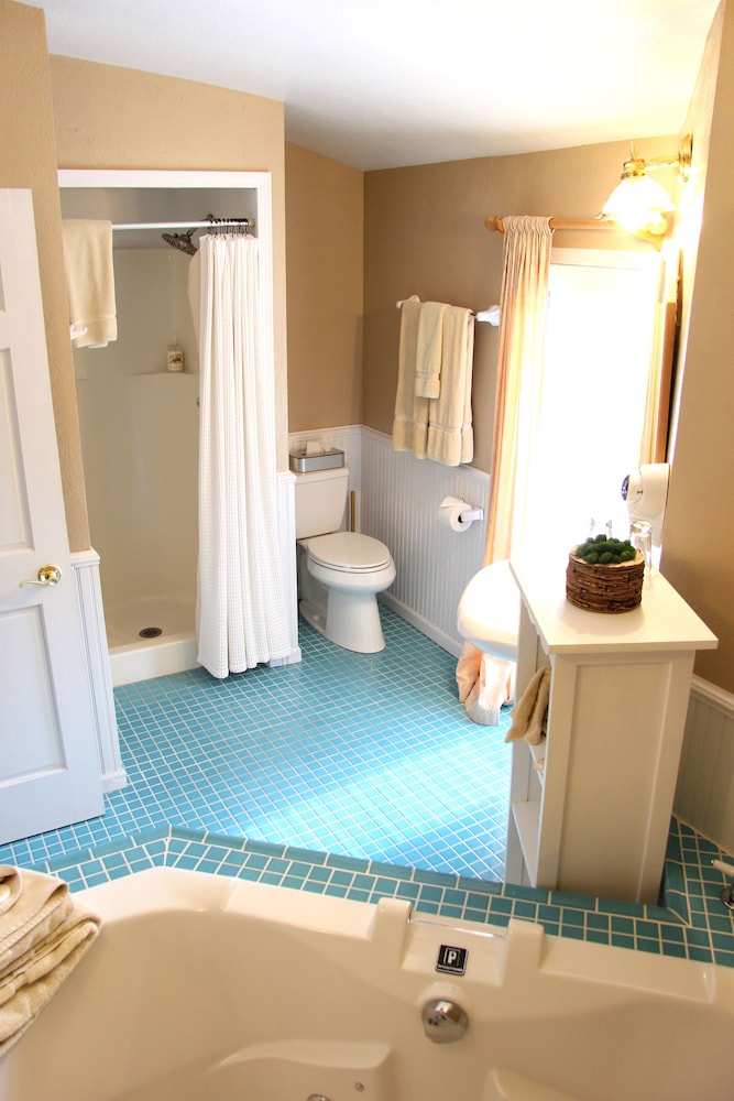 Eagle Harbor Inn by null