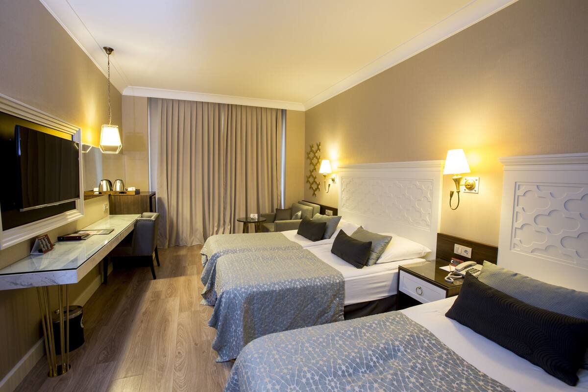 Family Room | In-room safe, desk, laptop workspace, free WiFi