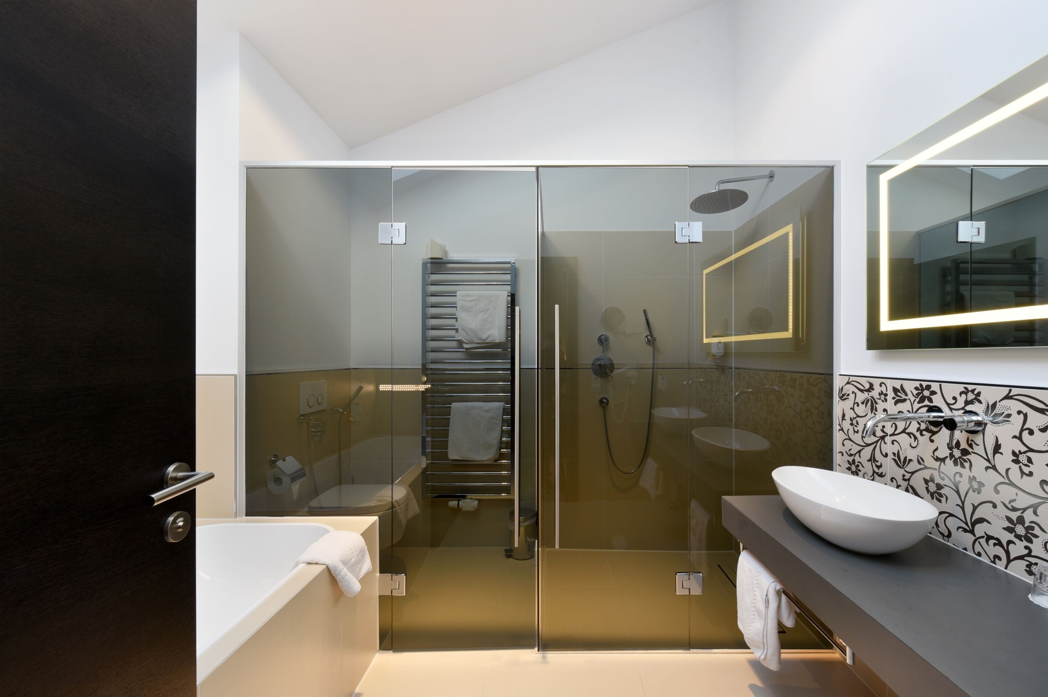 premium double room | bathroom | free toiletries, hair dryer, bathrobes, slippers