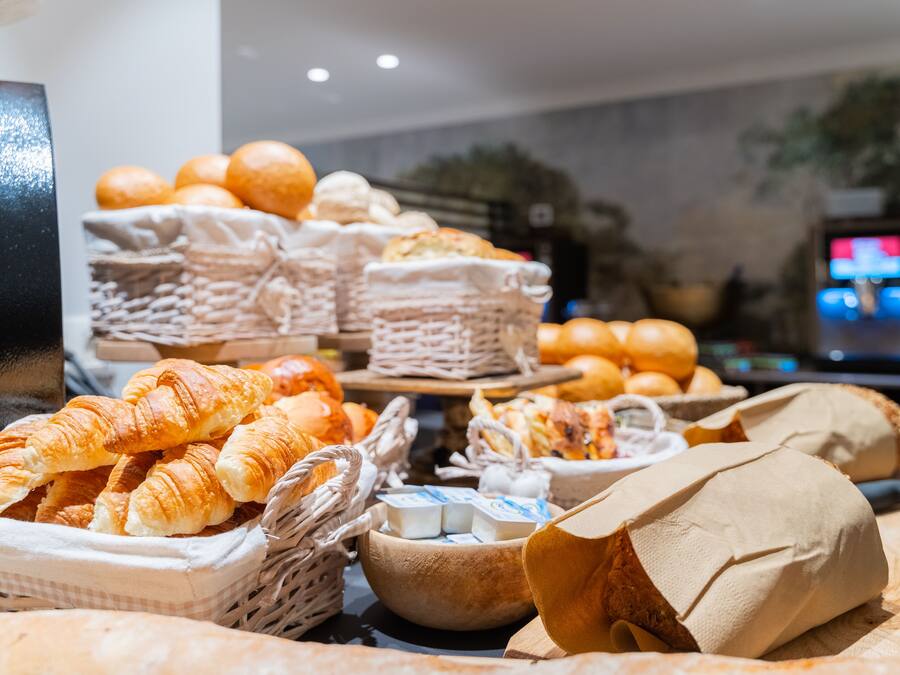 Daily buffet breakfast (EUR 20 per person)