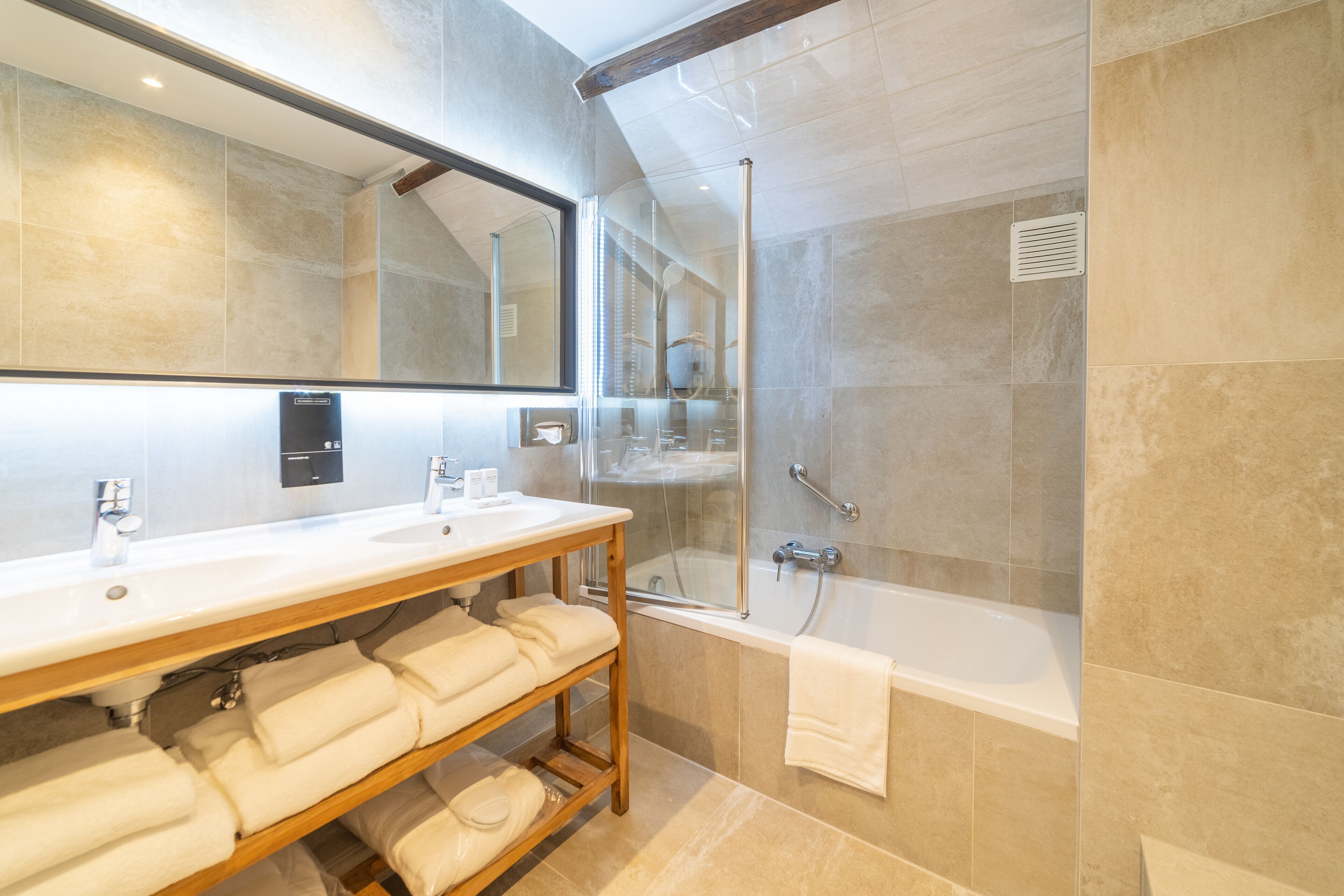 family quadruple room | bathroom | shower, free toiletries, hair dryer, bathrobes