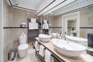 Deluxe Double Room, 1 Queen Bed | Bathroom | Shower, free toiletries, hair dryer, bathrobes