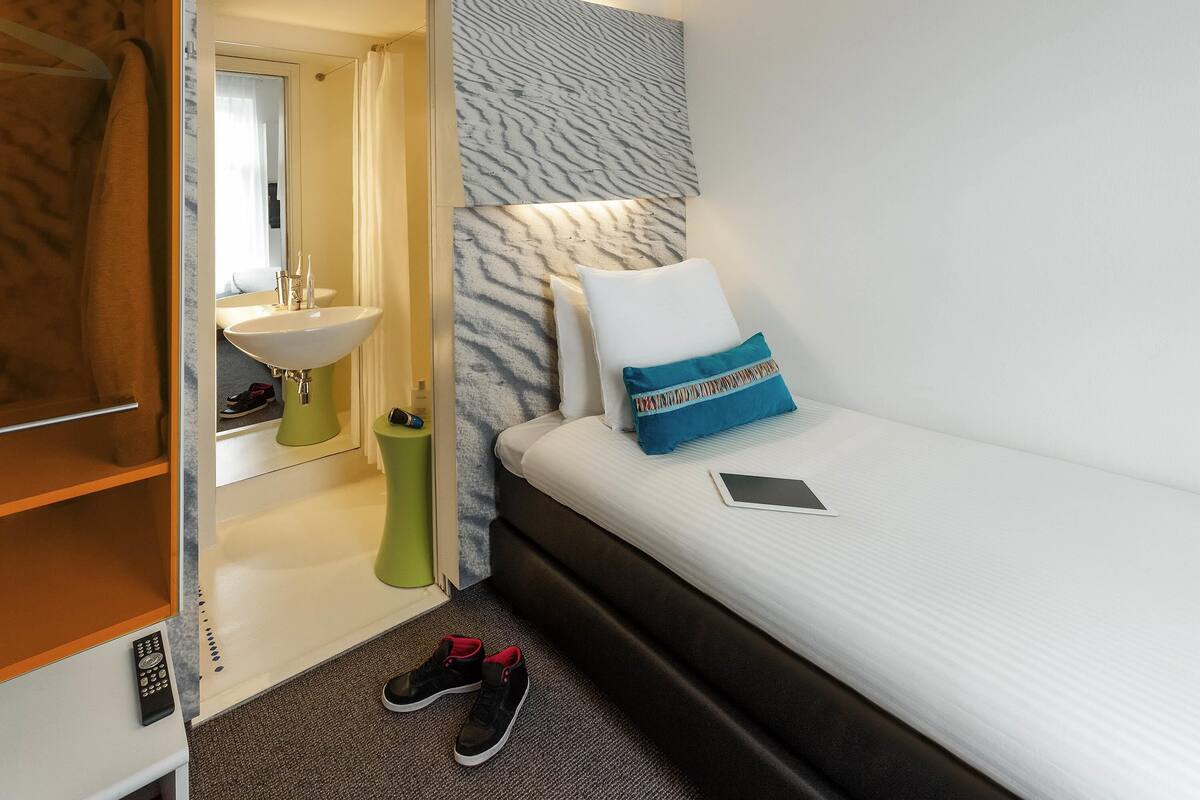 Room, 1 Single Bed | In-room safe, desk, laptop workspace, blackout curtains