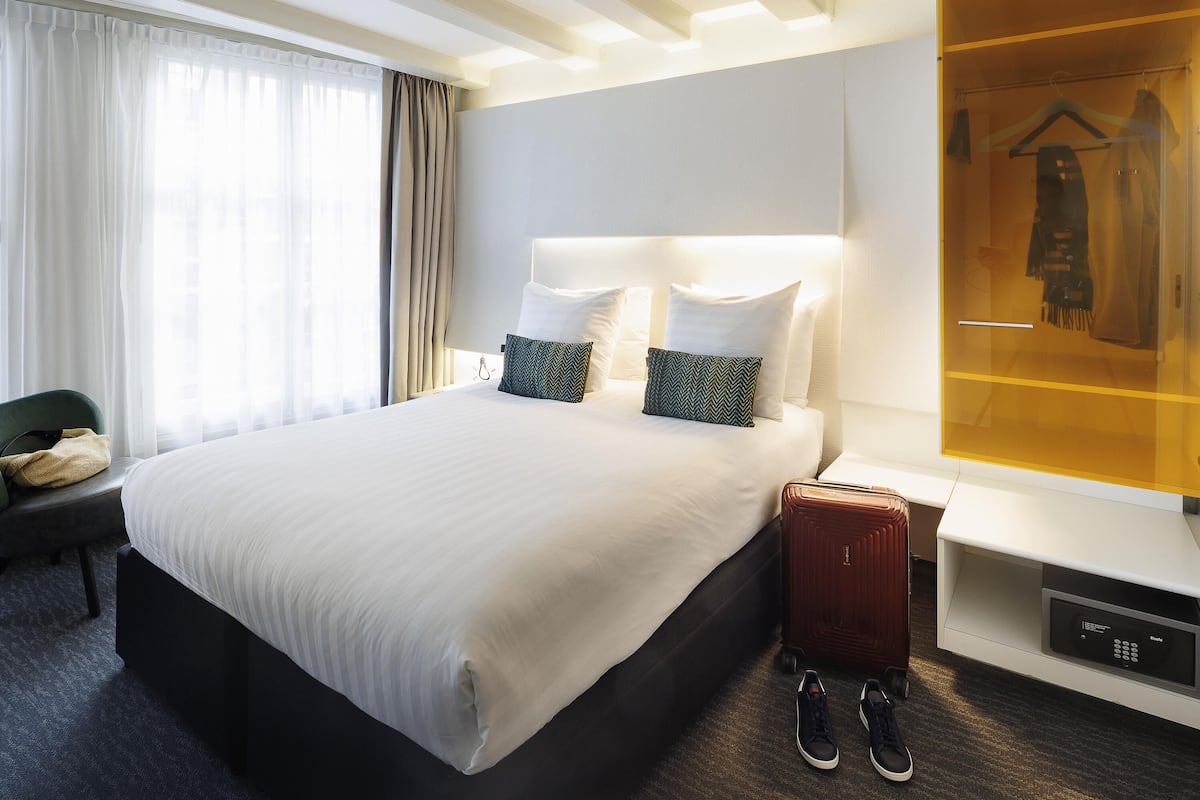 Habitació, 1 llit doble | Caixa forta a l'habitació i escriptori