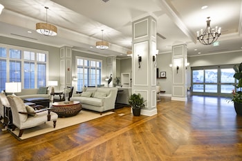 Hotel entrance and lobby at Hampton Inn & Suites Charleston Airport